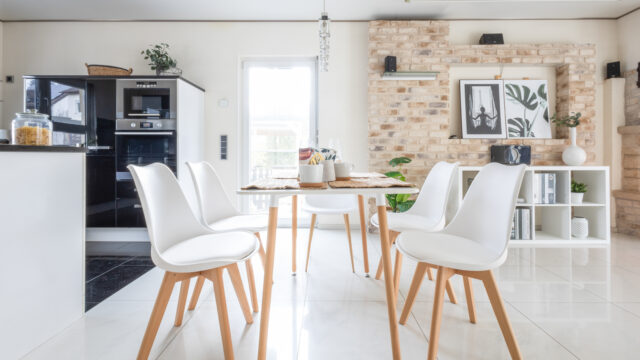 Freistehendes, neuwertiges EFH mit großer Garage, zwei Terrassen und Garten in Allmersbach