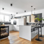 Moderne und möblierte 3,5-Zi-WHG mit hochwertiger Ausstattung, Balkon & TG-Stellplatz zu vermieten