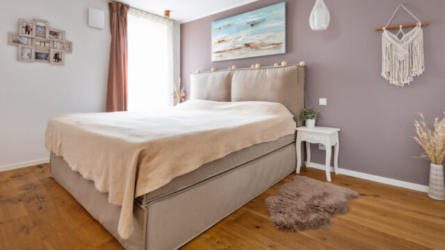 Moderne und möblierte 3,5-Zi-WHG mit hochwertiger Ausstattung, Balkon & TG-Stellplatz zu vermieten