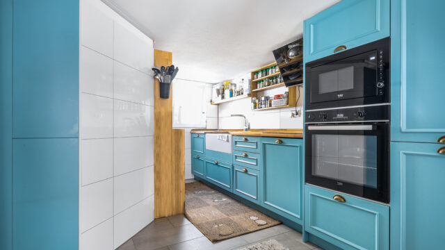 BIETERVERFAHREN! MFH für Investoren, Kapitalanleger oder Eigennutzer in Stutttgart-Wangen