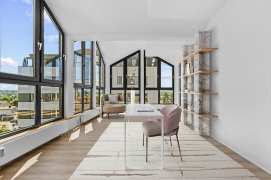 Moderne und lichtdurchflutete 3,5 Zimmer-Penthouse-Wohnung mit Terrasse in Filderstadt-Bernhausen