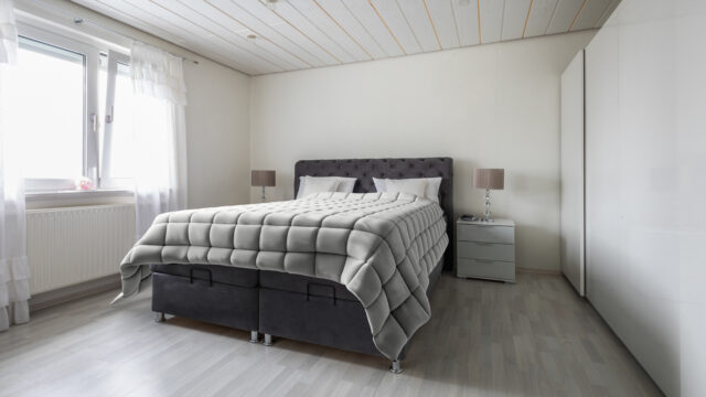 Großzügige Drei-Zimmer-Wohnung mit Garagenstellplatz und traumhafter Aussicht in Stuttgart-Rohr