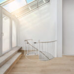 Eleganz auf zwei Ebenen – schöne Maisonette-Wohnung mit Dachterrasse, Loggia und TG-Stellplatz