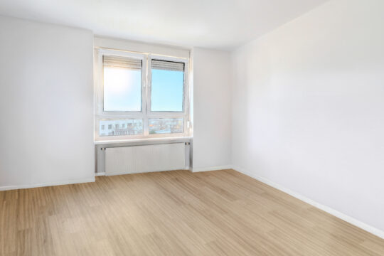 Eleganz auf zwei Ebenen – schöne Maisonette-Wohnung mit Dachterrasse, Loggia und TG-Stellplatz